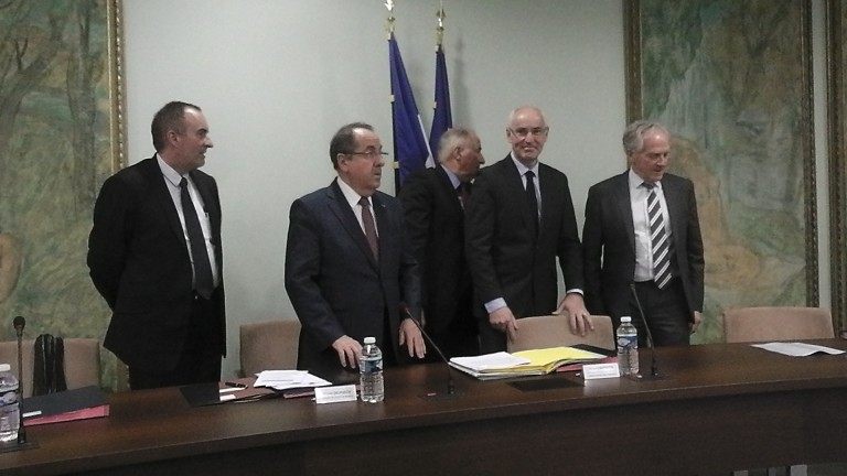 Michel Le Faou ( Grand Lyon), Michel Delpuech ( Préfet de Région) Gérarl Eymard, Maire de Charbonnières les Bains et Thierry Repentin, Délégué interministériel à la Mixité Sociale ( photo Enviscope.com)