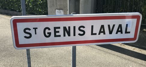 Saintgenislaval