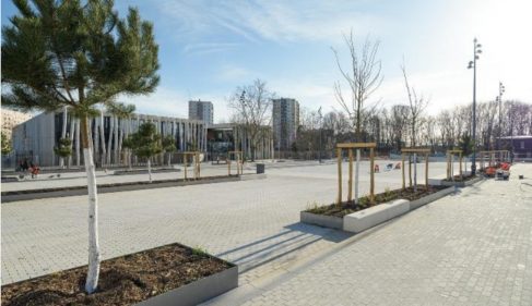 Vaulx-en-Velin-Mas-Taureau-Parvis-Leonard-de-Vinci